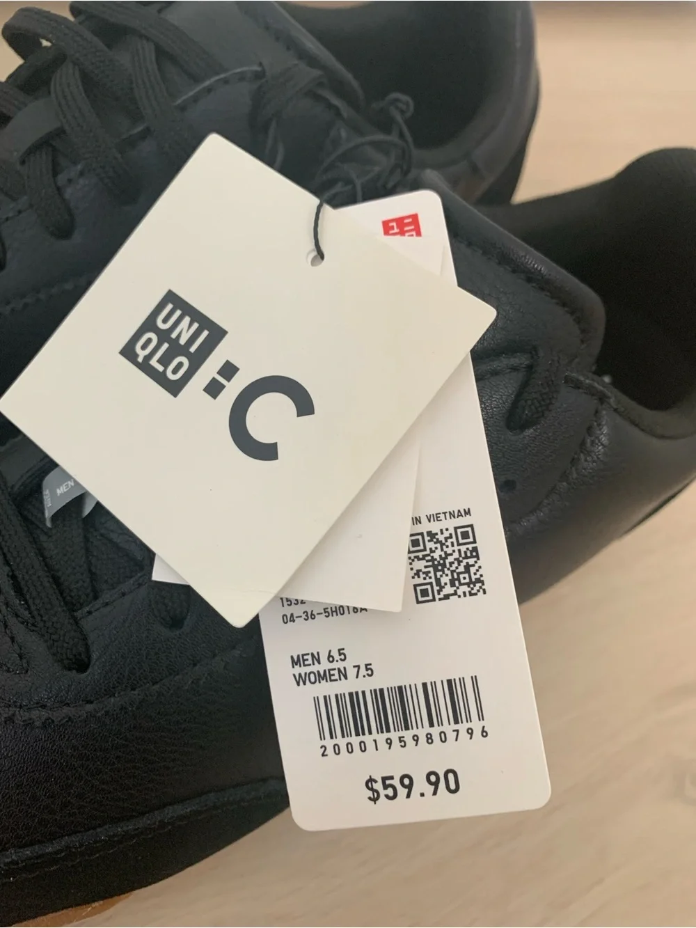 Uniqlo unisex suede